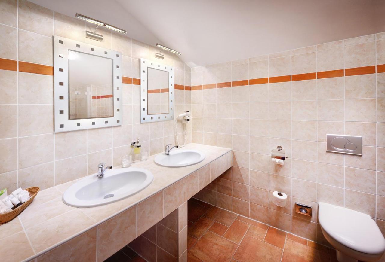 Green Inn Hotel Ostravice Esterno foto